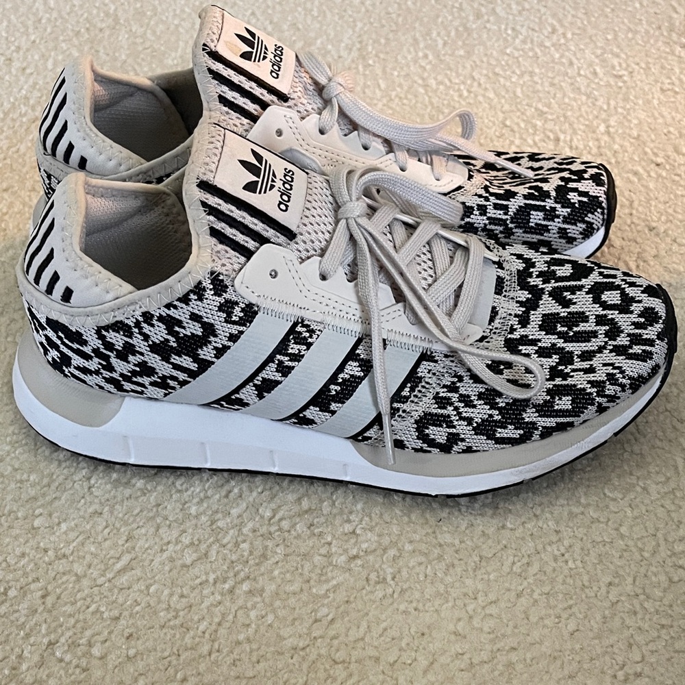 Adidas White & Black Leopard Knit Running Sneakers 8